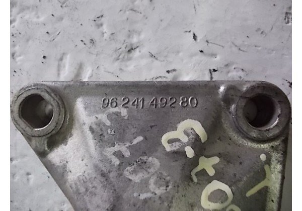 Кронштейн КПП Пежо 607 ,9624149280